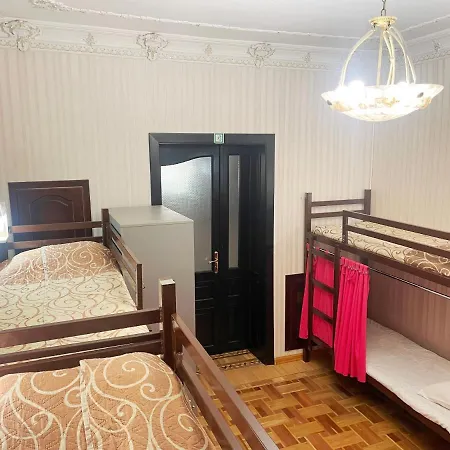 Day & Night Hostel *