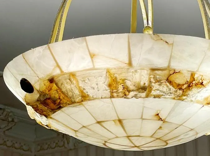 Hostel Day & Night *